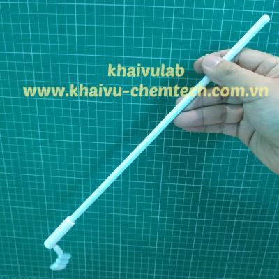 Que gắp lấy con cá từ (thanh từ) thí nghiệm